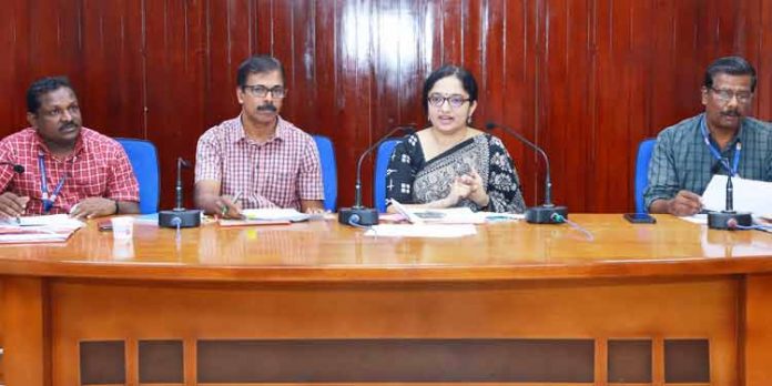 ട്രൈബല് പ്ലസ് പദ്ധതി സംബന്ധിച്ച് അവബോധം നല്കണം : ജില്ലാ കളക്ടര് ട്രൈബല് പ്ലസ് പദ്ധതി സംബന്ധിച്ച് അവബോധം നല്കണം : ജില്ലാ കളക്ടര്