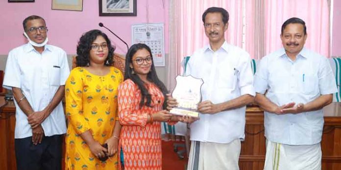 കഴിവുള്ളവരില് അതിമികവുള്ളവരെയാണ് പുതുതലമുറയ്ക്കാവശ്യം : ജില്ലാ പഞ്ചായത്ത് പ്രസിഡന്റ് കഴിവുള്ളവരില് അതിമികവുള്ളവരെയാണ് പുതുതലമുറയ്ക്കാവശ്യം : ജില്ലാ പഞ്ചായത്ത് പ്രസിഡന്റ്