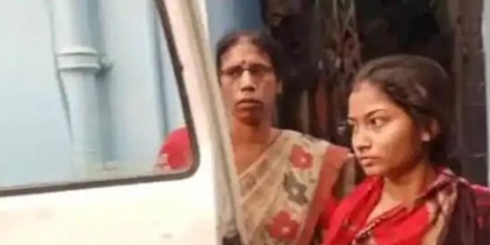 കാമുകനെ വിവാഹം കഴിക്കാൻ മണിക്കൂറുകൾ നീന്തി ഇന്ത്യയിലെത്തി ബംഗ്ലാദേശ് യുവതി കാമുകനെ വിവാഹം കഴിക്കാൻ മണിക്കൂറുകൾ നീന്തി ഇന്ത്യയിലെത്തി ബംഗ്ലാദേശ് യുവതി