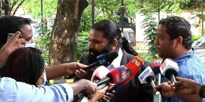 സ്വപ്ന ഉൾപ്പെട്ട ഗൂഢാലോചന കേസ് ; ഷാജ് കിരണും സുഹൃത്തും അന്വേഷണ സംഘത്തിന് മുന്നിൽ ഹാജരായി സ്വപ്ന ഉൾപ്പെട്ട ഗൂഢാലോചന കേസ് ; ഷാജ് കിരണും സുഹൃത്തും അന്വേഷണ സംഘത്തിന് മുന്നിൽ ഹാജരായി