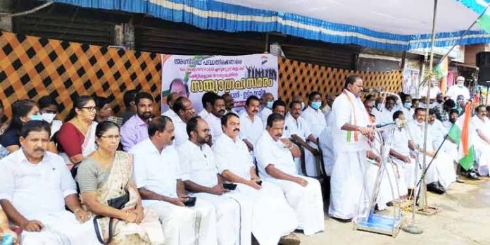 നരേന്ദ്ര മോദി സര്ക്കാര് യുവാക്കളെ വഞ്ചിച്ചു ; പ്രൊഫ.സതീഷ് കൊച്ചുപറമ്പില് നരേന്ദ്ര മോദി സര്ക്കാര് യുവാക്കളെ വഞ്ചിച്ചു ; പ്രൊഫ.സതീഷ് കൊച്ചുപറമ്പില്