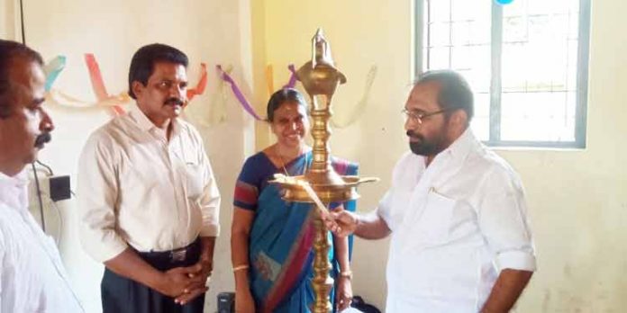 എസ്.എന്.ട്രസ്റ്റ് ഹൈസ്ക്കൂള് പ്രവേശനോത്സവം : അനില് പി ശ്രീരംഗം ഉദ്ഘാടനം ചെയ്തു എസ്.എന്.ട്രസ്റ്റ് ഹൈസ്ക്കൂള് പ്രവേശനോത്സവം : അനില് പി ശ്രീരംഗം ഉദ്ഘാടനം ചെയ്തു