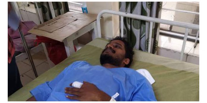 കണ്ണൂരിൽ ക്ഷേത്ര ജീവനക്കാരന് ക്രൂരമർദനം കണ്ണൂരിൽ ക്ഷേത്ര ജീവനക്കാരന് ക്രൂരമർദനം