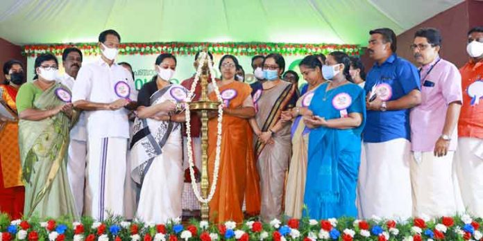 എല്ലാവര്ക്കും മികച്ച ചികിത്സ നല്കുക സര്ക്കാര് ലക്ഷ്യം : മന്ത്രി വീണാ ജോര്ജ് എല്ലാവര്ക്കും മികച്ച ചികിത്സ നല്കുക സര്ക്കാര് ലക്ഷ്യം : മന്ത്രി വീണാ ജോര്ജ്