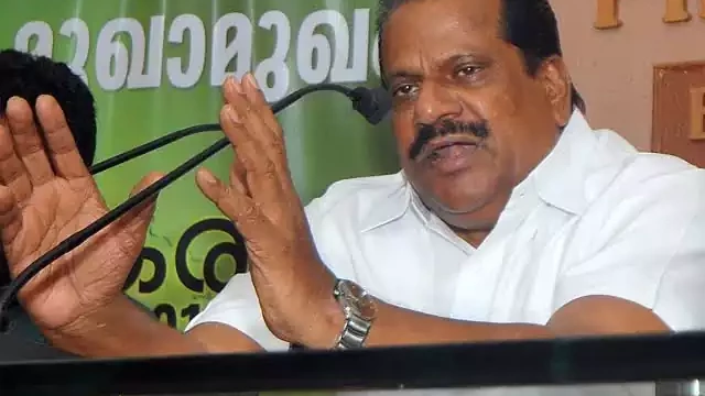 കെ.വിദ്യ എസ്എഫ്ഐ നേതാവല്ല ; ഏതെങ്കിലും നേതാവിനൊപ്പം ഫോട്ടോയെടുത്താൽ എസ്എഫ്ഐക്കാരി ആകുമോയെന്ന് ഇപി ജയരാജന് കെ.വിദ്യ എസ്എഫ്ഐ നേതാവല്ല ; ഏതെങ്കിലും നേതാവിനൊപ്പം ഫോട്ടോയെടുത്താൽ എസ്എഫ്ഐക്കാരി ആകുമോയെന്ന് ഇപി ജയരാജന്