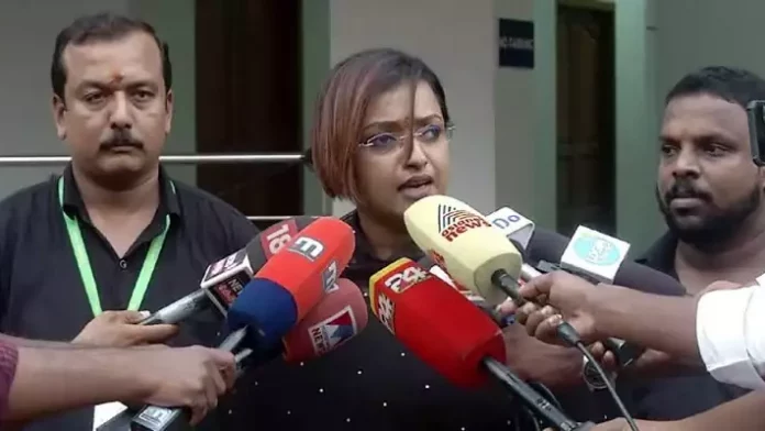 നിർണ്ണായക ശബ്ദരേഖ പുറത്തുവിടാനൊരുങ്ങി സ്വപ്ന നിർണ്ണായക ശബ്ദരേഖ പുറത്തുവിടാനൊരുങ്ങി സ്വപ്ന