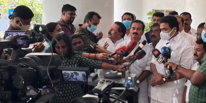 അരോപണങ്ങള് രാഷ്ട്രീയ ഗുഢാലോചനയുടെ ഭാഗം ; കേരളാ കോണ്ഗ്രസ് (എം) പാര്ലമെന്ററി പാര്ട്ടി യോഗം അരോപണങ്ങള് രാഷ്ട്രീയ ഗുഢാലോചനയുടെ ഭാഗം ; കേരളാ കോണ്ഗ്രസ് (എം) പാര്ലമെന്ററി പാര്ട്ടി യോഗം