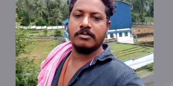 കോഴിക്കോട് ട്രാവലറും ബൈക്കും കൂട്ടിയിടിച്ച് പരിക്കേറ്റ യുവാവ് മരിച്ചു കോഴിക്കോട് ട്രാവലറും ബൈക്കും കൂട്ടിയിടിച്ച് പരിക്കേറ്റ യുവാവ് മരിച്ചു