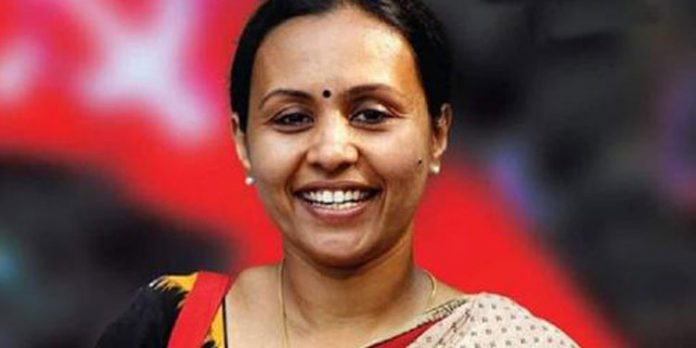 തൃശൂരിൽ പോസ്റ്റ്മോർട്ടം ചെയ്യാതെ മൃതദേഹം വിട്ട് കൊടുത്ത സംഭവം ; വീഴ്ചയുണ്ടായോ എന്ന് പരിശോധിക്കുമെന്ന് മന്ത്രി തൃശൂരിൽ പോസ്റ്റ്മോർട്ടം ചെയ്യാതെ മൃതദേഹം വിട്ട് കൊടുത്ത സംഭവം ; വീഴ്ചയുണ്ടായോ എന്ന് പരിശോധിക്കുമെന്ന് മന്ത്രി