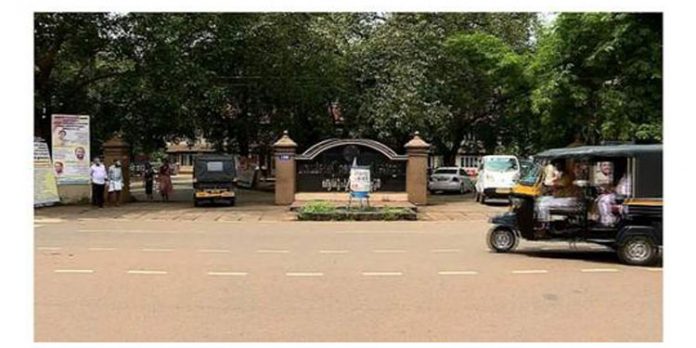 മൃതദേഹം വിട്ടുകൊടുത്തശേഷം തിരിച്ചെടുത്ത് പോസ്റ്റുമോര്ട്ടം നടത്തിയ സംഭവം ; ഡോക്ടര്ക്ക് സസ്പെന്ഷന് മൃതദേഹം വിട്ടുകൊടുത്തശേഷം തിരിച്ചെടുത്ത് പോസ്റ്റുമോര്ട്ടം നടത്തിയ സംഭവം ; ഡോക്ടര്ക്ക് സസ്പെന്ഷന്