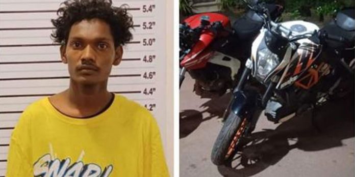 ആഡംബര ബൈക്ക് മോഷ്ടിച്ച് കറക്കം ; യുവാവും കൗമാരക്കാരനും പിടിയിൽ ആഡംബര ബൈക്ക് മോഷ്ടിച്ച് കറക്കം ; യുവാവും കൗമാരക്കാരനും പിടിയിൽ
