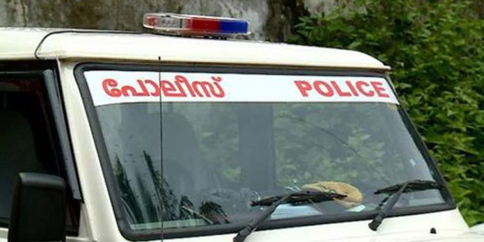തലസ്ഥാനത്ത് കത്തിക്കരിഞ്ഞ നിലയിൽ മൃതദേഹം ; മുൻ കൗൺസിലറുടേതെന്ന് സംശയം തലസ്ഥാനത്ത് കത്തിക്കരിഞ്ഞ നിലയിൽ മൃതദേഹം ; മുൻ കൗൺസിലറുടേതെന്ന് സംശയം