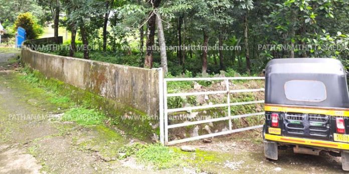 പത്തനംതിട്ട നഗരത്തിലെ കരിമ്പനാകുഴിയില് 30 സെന്റ് സ്ഥലം വില്പ്പനക്ക് പത്തനംതിട്ട നഗരത്തിലെ കരിമ്പനാകുഴിയില് 30 സെന്റ് സ്ഥലം വില്പ്പനക്ക്