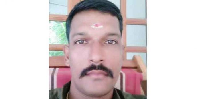 കമിതാക്കളെ ബ്ലാക്ക് മെയില് ചെയ്തു ; പത്തനംതിട്ട സ്റ്റേഷനിലെ സീനിയര് സിവില് പോലീസ് ഓഫീസര് അഭിലാഷിന് സസ്പെന്ഷന് കമിതാക്കളെ ബ്ലാക്ക് മെയില് ചെയ്തു ; പത്തനംതിട്ട സ്റ്റേഷനിലെ സീനിയര് സിവില് പോലീസ് ഓഫീസര് അഭിലാഷിന് സസ്പെന്ഷന്