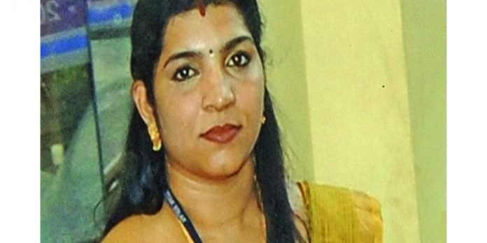 ‘മുഖ്യമന്ത്രിക്കെതിരെ വെളിപ്പെടുത്തലിന് പി സി ജോര്ജിന്റെ സമ്മര്ദ്ദം’: സരിതയുടെ മൊഴി ‘മുഖ്യമന്ത്രിക്കെതിരെ വെളിപ്പെടുത്തലിന് പി സി ജോര്ജിന്റെ സമ്മര്ദ്ദം’: സരിതയുടെ മൊഴി