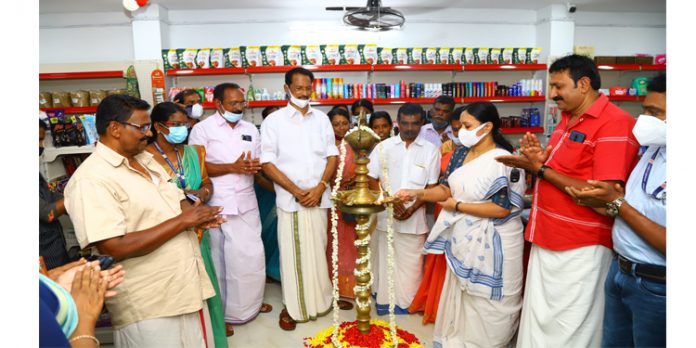 ഓമല്ലൂരില് നീതി സൂപ്പര് മാര്ക്കറ്റ് മന്ത്രി വീണാ ജോര്ജ് ഉദ്ഘാടനം ചെയ്തു ഓമല്ലൂരില് നീതി സൂപ്പര് മാര്ക്കറ്റ് മന്ത്രി വീണാ ജോര്ജ് ഉദ്ഘാടനം ചെയ്തു
