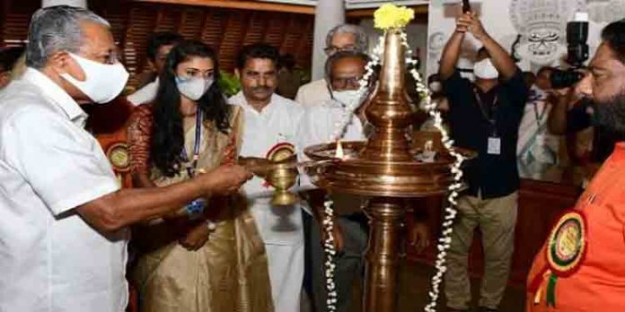 തനതു കലാരൂപങ്ങളെ വിനോദ സഞ്ചാര മേഖലയുമായി ബന്ധിപ്പിക്കണമെന്നു മുഖ്യമന്ത്രി തനതു കലാരൂപങ്ങളെ വിനോദ സഞ്ചാര മേഖലയുമായി ബന്ധിപ്പിക്കണമെന്നു മുഖ്യമന്ത്രി