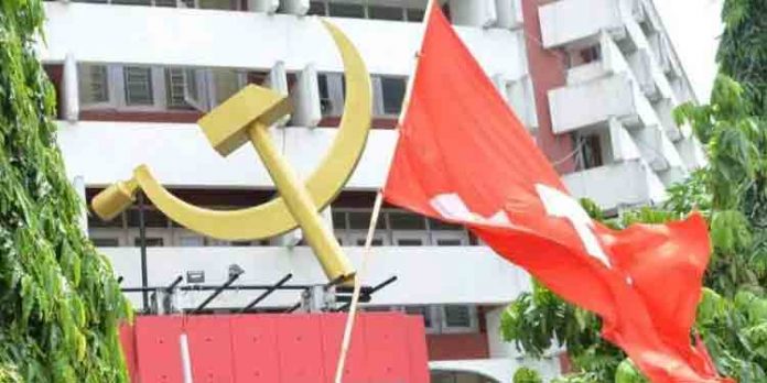 എ.കെ.ജി സെന്ററിന് കല്ലെറിയുമെന്ന് ഫേസ്ബുക്ക് പോസ്റ്റിട്ട യുവാവിന് ജാമ്യം എ.കെ.ജി സെന്ററിന് കല്ലെറിയുമെന്ന് ഫേസ്ബുക്ക് പോസ്റ്റിട്ട യുവാവിന് ജാമ്യം