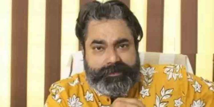 യുട്യൂബര് സൂരജ് പാലാക്കാരന് നല്കിയ മുന്കൂര് ജാമ്യാപേക്ഷ ഹൈക്കോടതി ഇന്ന് പരിഗണിക്കും യുട്യൂബര് സൂരജ് പാലാക്കാരന് നല്കിയ മുന്കൂര് ജാമ്യാപേക്ഷ ഹൈക്കോടതി ഇന്ന് പരിഗണിക്കും