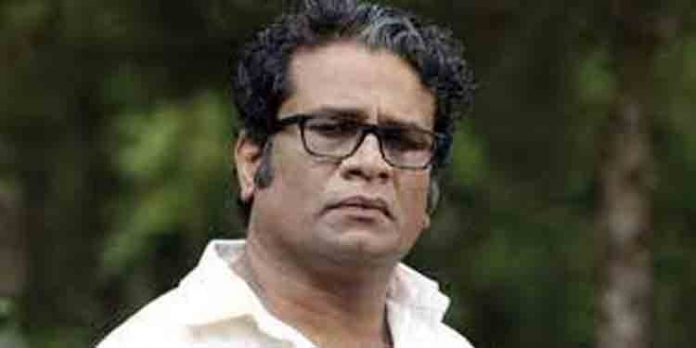 തീയേറ്റര് ഉടമകള്ക്ക് മുന്നില് പുതിയ ആശയം മുന്നോട്ടുവച്ച് നടന് ഹരീഷ് പേരടി തീയേറ്റര് ഉടമകള്ക്ക് മുന്നില് പുതിയ ആശയം മുന്നോട്ടുവച്ച് നടന് ഹരീഷ് പേരടി