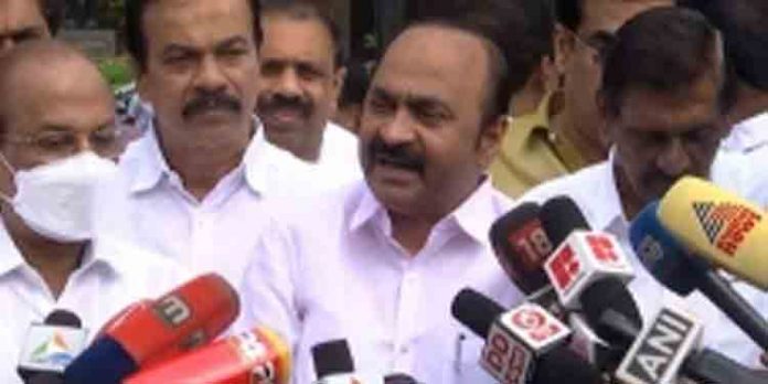ഭരണഘടനാവിരുദ്ധ പരാമര്ശങ്ങള് ആര്എസ്എസിന്റെ അഭിപ്രായങ്ങള്ക്ക് സമാനം : വി.ഡി സതീശന് ഭരണഘടനാവിരുദ്ധ പരാമര്ശങ്ങള് ആര്എസ്എസിന്റെ അഭിപ്രായങ്ങള്ക്ക് സമാനം : വി.ഡി സതീശന്