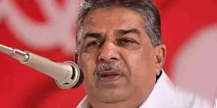 പിണറായി സര്ക്കാരില് രാജിവെയ്ക്കുന്ന രണ്ടാമത്തെ സിപിഎം മന്ത്രിയായി സജി ചെറിയാൻ പിണറായി സര്ക്കാരില് രാജിവെയ്ക്കുന്ന രണ്ടാമത്തെ സിപിഎം മന്ത്രിയായി സജി ചെറിയാൻ