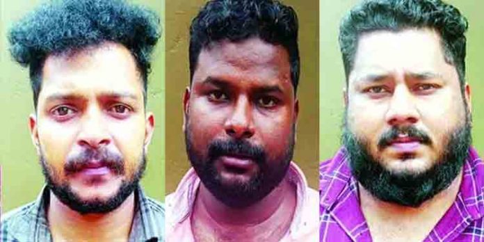 അബുദാബിയില് മറൈന് എഞ്ചിനീയര് ജോലി വാഗ്ദാനം ചെയ്ത് പണം തട്ടി ; പന്തളം സ്വദേശിയുള്പ്പെടെ മൂന്നുപേര് അറസ്റ്റില് അബുദാബിയില് മറൈന് എഞ്ചിനീയര് ജോലി വാഗ്ദാനം ചെയ്ത് പണം തട്ടി ; പന്തളം സ്വദേശിയുള്പ്പെടെ മൂന്നുപേര് അറസ്റ്റില്