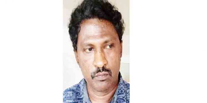 വ്യാജ സ്വര്ണാഭരണങ്ങള് പണയംവെച്ച് പണം തട്ടിയ യുവാവ് പിടിയില് വ്യാജ സ്വര്ണാഭരണങ്ങള് പണയംവെച്ച് പണം തട്ടിയ യുവാവ് പിടിയില്