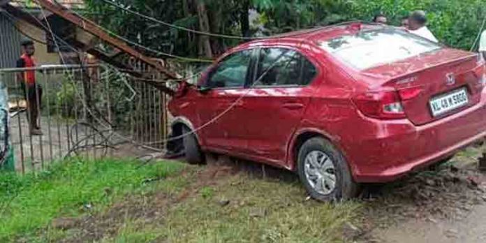 പുറക്കാട് വാഹനാപകടo ; ഏഴ് വയസ്സുകാരിക്ക് ദാരുണാന്ത്യം പുറക്കാട് വാഹനാപകടo ; ഏഴ് വയസ്സുകാരിക്ക് ദാരുണാന്ത്യം