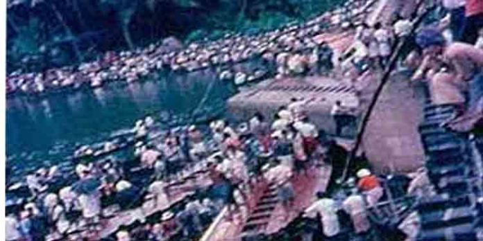 കേരളത്തെ നടുക്കിയ പെരുമണ് ദുരന്തത്തിന് ഇന്ന് 34 വയസ് കേരളത്തെ നടുക്കിയ പെരുമണ് ദുരന്തത്തിന് ഇന്ന് 34 വയസ്