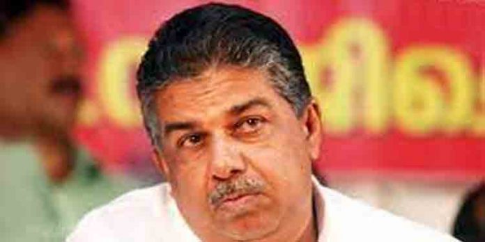 സജി ചെറിയാനെതിരായ പരാതി ഗവര്ണറുടെ പരിഗണനയ്ക്ക് വിട്ട് രാഷ്ട്രപതി സജി ചെറിയാനെതിരായ പരാതി ഗവര്ണറുടെ പരിഗണനയ്ക്ക് വിട്ട് രാഷ്ട്രപതി