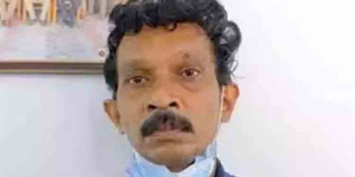 സ്ത്രീകളെ ആക്രമിച്ച് സ്വര്ണാഭരണങ്ങള് കവര്ന്നെടുക്കുന്ന കുപ്രസിദ്ധ ക്രമിനല് റിപ്പര് സുരേന്ദ്രന് പിടിയില് സ്ത്രീകളെ ആക്രമിച്ച് സ്വര്ണാഭരണങ്ങള് കവര്ന്നെടുക്കുന്ന കുപ്രസിദ്ധ ക്രമിനല് റിപ്പര് സുരേന്ദ്രന് പിടിയില്