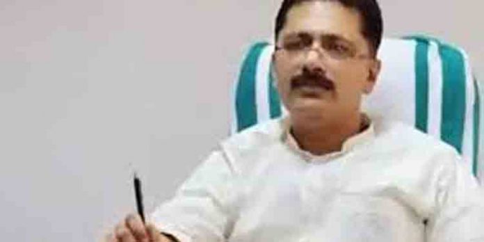 അനുരാഗ് ഠാക്കൂറുമായി ചില മാധ്യമ മേധാവികളുടെ കൂടിക്കാഴ്ച : കടുത്ത വിമര്ശനവുമായി കെ.ടി ജലീല് അനുരാഗ് ഠാക്കൂറുമായി ചില മാധ്യമ മേധാവികളുടെ കൂടിക്കാഴ്ച : കടുത്ത വിമര്ശനവുമായി കെ.ടി ജലീല്