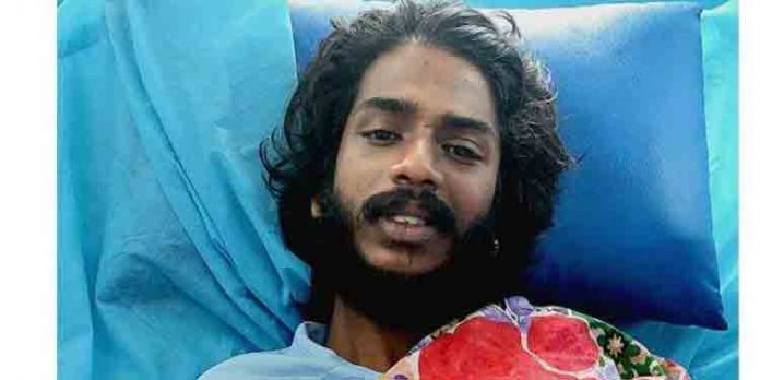 വാഹനാപകടത്തിനിടെ നാടന് ബോംബു പൊട്ടിത്തറിച്ച സംഭവത്തില് ഒരാളെ അറസ്റ്റുചെയ്തു വാഹനാപകടത്തിനിടെ നാടന് ബോംബു പൊട്ടിത്തറിച്ച സംഭവത്തില് ഒരാളെ അറസ്റ്റുചെയ്തു