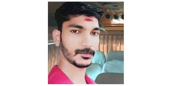 ആങ്ങമൂഴിയില് നിന്ന് പത്താം ക്ലാസുകാരിയുമായി സ്വകാര്യ ബസ് ഡ്രൈവര് നാടുവിട്ട സംഭവം ; പെണ്കുട്ടി പീഡിപ്പിക്കപ്പെട്ടിട്ടില്ല ആങ്ങമൂഴിയില് നിന്ന് പത്താം ക്ലാസുകാരിയുമായി സ്വകാര്യ ബസ് ഡ്രൈവര് നാടുവിട്ട സംഭവം ; പെണ്കുട്ടി പീഡിപ്പിക്കപ്പെട്ടിട്ടില്ല