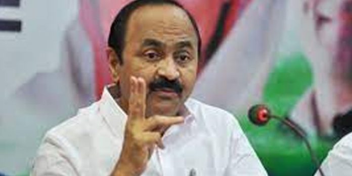 കെപിസിസി ആസ്ഥാനം തത്പര കക്ഷികളുടെ കോക്കസ് കേന്ദ്രമായി മാറുന്നു : വി.ഡി സതീശന് കെപിസിസി ആസ്ഥാനം തത്പര കക്ഷികളുടെ കോക്കസ് കേന്ദ്രമായി മാറുന്നു : വി.ഡി സതീശന്