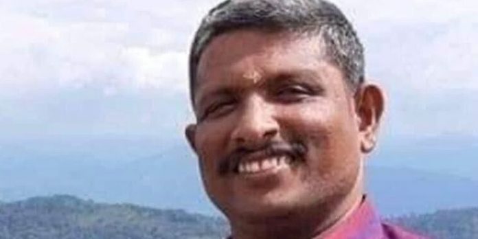 ആര്.എസ്.എസ് നേതാവ് ശ്രീനിവാസനെ കൊലപ്പെടുത്തിയ കേസില് പോലീസ് കുറ്റപത്രം സമര്പ്പിച്ചു ആര്.എസ്.എസ് നേതാവ് ശ്രീനിവാസനെ കൊലപ്പെടുത്തിയ കേസില് പോലീസ് കുറ്റപത്രം സമര്പ്പിച്ചു