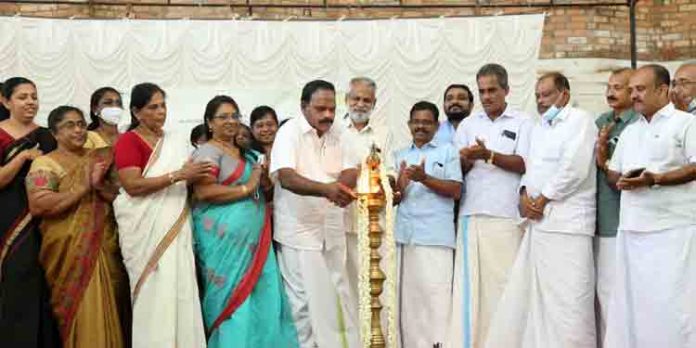 വടശേരിക്കര പഞ്ചായത്ത് കൃഷിഭവന്റെ നേതൃത്വത്തിൽ കർഷക സഭയും ഞാറ്റുവേല ചന്തയും നടത്തി വടശേരിക്കര പഞ്ചായത്ത് കൃഷിഭവന്റെ നേതൃത്വത്തിൽ കർഷക സഭയും ഞാറ്റുവേല ചന്തയും നടത്തി
