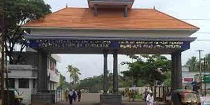 ചാകര കടപ്പുറത്ത് ചുഴലി : ഷെഡ് തകര്ന്ന് മത്സ്യത്തൊഴിലാളികള്ക്ക് പരിക്ക് ചാകര കടപ്പുറത്ത് ചുഴലി : ഷെഡ് തകര്ന്ന് മത്സ്യത്തൊഴിലാളികള്ക്ക് പരിക്ക്