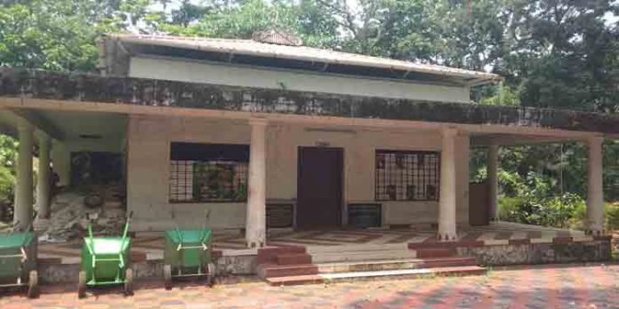 കോന്നി ആനതാവളത്തിലെ പേപ്പർ നിർമ്മാണ യൂണിറ്റ് നാശത്തിന്റെ വക്കിൽ കോന്നി ആനതാവളത്തിലെ പേപ്പർ നിർമ്മാണ യൂണിറ്റ് നാശത്തിന്റെ വക്കിൽ