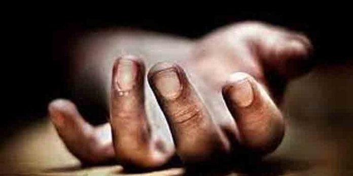 15 കാരിയെ തട്ടിക്കൊണ്ടുപോയ കേസില് മകന് പിടിയില് : പിന്നാലെ അമ്മ ജീവനൊടുക്കി 15 കാരിയെ തട്ടിക്കൊണ്ടുപോയ കേസില് മകന് പിടിയില് : പിന്നാലെ അമ്മ ജീവനൊടുക്കി