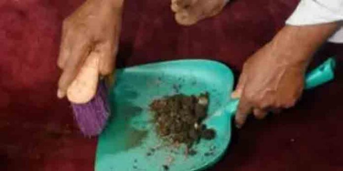 പള്ളിയിൽ ചാണകം വിതറിയ സംഭവം : പ്രതികളെ അടിയന്തരമായി പിടികൂടണമെന്ന് ലീഗ് പള്ളിയിൽ ചാണകം വിതറിയ സംഭവം : പ്രതികളെ അടിയന്തരമായി പിടികൂടണമെന്ന് ലീഗ്