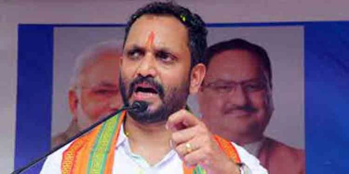മണിയെ നന്നാക്കാൻ നോക്കുന്നത് ഇലക്ട്രിക് പോസ്റ്റിന് വെള്ളം ഒഴിക്കുന്നത് പോലെ : സുരേന്ദ്രൻ മണിയെ നന്നാക്കാൻ നോക്കുന്നത് ഇലക്ട്രിക് പോസ്റ്റിന് വെള്ളം ഒഴിക്കുന്നത് പോലെ : സുരേന്ദ്രൻ