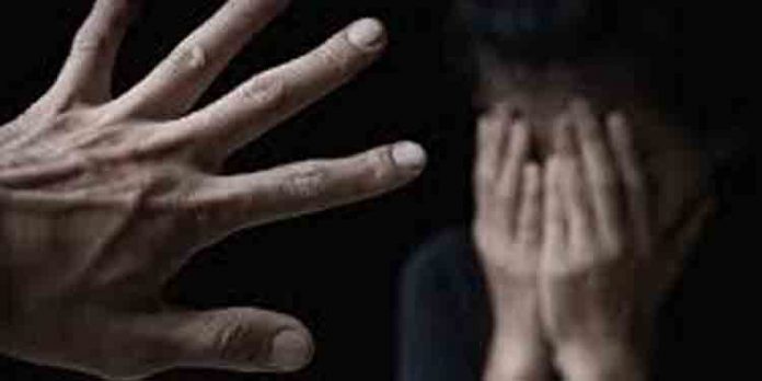 ഡല്ഹിയില് പത്താം ക്ലാസ് വിദ്യാര്ഥിനിയെ കാറില് തട്ടിക്കൊണ്ടുപോയി കൂട്ടമാനഭംഗത്തിനിരയാക്കി ഡല്ഹിയില് പത്താം ക്ലാസ് വിദ്യാര്ഥിനിയെ കാറില് തട്ടിക്കൊണ്ടുപോയി കൂട്ടമാനഭംഗത്തിനിരയാക്കി