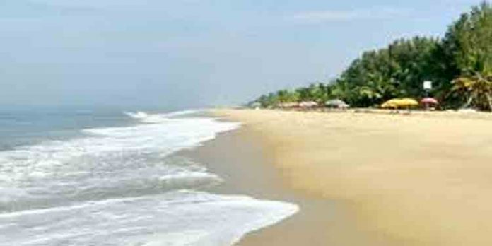 കമിതാക്കളെ ഭീഷണിപ്പെടുത്തി സ്വര്ണമാല തട്ടിയ സംഭവത്തിലെ പ്രധാനപ്രതി ഒളിവില് കമിതാക്കളെ ഭീഷണിപ്പെടുത്തി സ്വര്ണമാല തട്ടിയ സംഭവത്തിലെ പ്രധാനപ്രതി ഒളിവില്