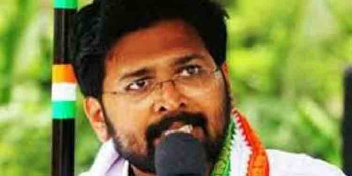 വിമാനത്തിലെ പ്രതിഷേധവുമായി ബന്ധപ്പെട്ട് മുന് എം.എല്.എ ശബരീനാഥനെ ചോദ്യം ചെയ്യും വിമാനത്തിലെ പ്രതിഷേധവുമായി ബന്ധപ്പെട്ട് മുന് എം.എല്.എ ശബരീനാഥനെ ചോദ്യം ചെയ്യും
