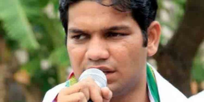 ഇ.പി ജയരാജനെ അറസ്റ്റ് ചെയ്യണമെന്ന് ഹൈബി ഈഡന് എംപി ഇ.പി ജയരാജനെ അറസ്റ്റ് ചെയ്യണമെന്ന് ഹൈബി ഈഡന് എംപി