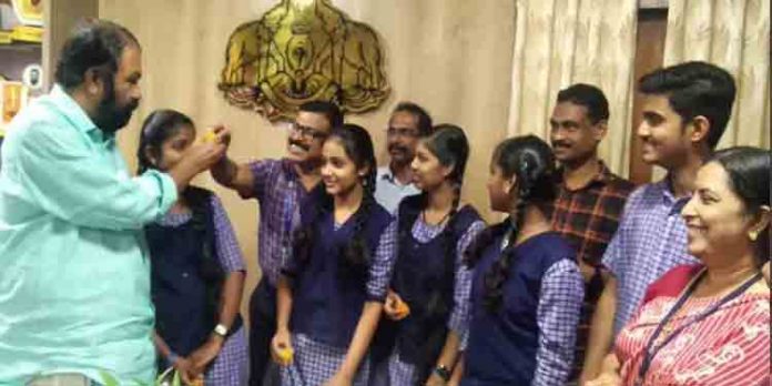 റോള് പ്ലേയില് കേരളത്തിന് അഭിമാനനേട്ടം ; ടീമിന് വിദ്യാഭ്യാസമന്ത്രിയുടെ അനുമോദനം റോള് പ്ലേയില് കേരളത്തിന് അഭിമാനനേട്ടം ; ടീമിന് വിദ്യാഭ്യാസമന്ത്രിയുടെ അനുമോദനം