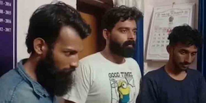 അരൂരില് 180 ഗ്രാം എംഡിഎംഎയും 100 ഗ്രാം ഹഷീഷ് ഓയിലുമായി മൂന്നുപേര് അറസ്റ്റില് അരൂരില് 180 ഗ്രാം എംഡിഎംഎയും 100 ഗ്രാം ഹഷീഷ് ഓയിലുമായി മൂന്നുപേര് അറസ്റ്റില്