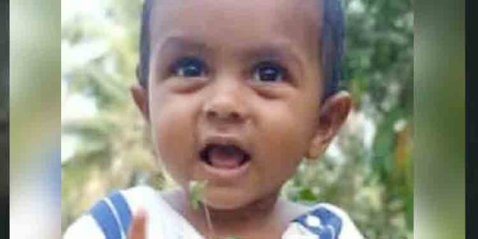 പിഞ്ചു കുഞ്ഞിനെ ബക്കറ്റിലെ വെള്ളത്തില് മുങ്ങിമരിച്ച നിലയില് കണ്ടെത്തി പിഞ്ചു കുഞ്ഞിനെ ബക്കറ്റിലെ വെള്ളത്തില് മുങ്ങിമരിച്ച നിലയില് കണ്ടെത്തി